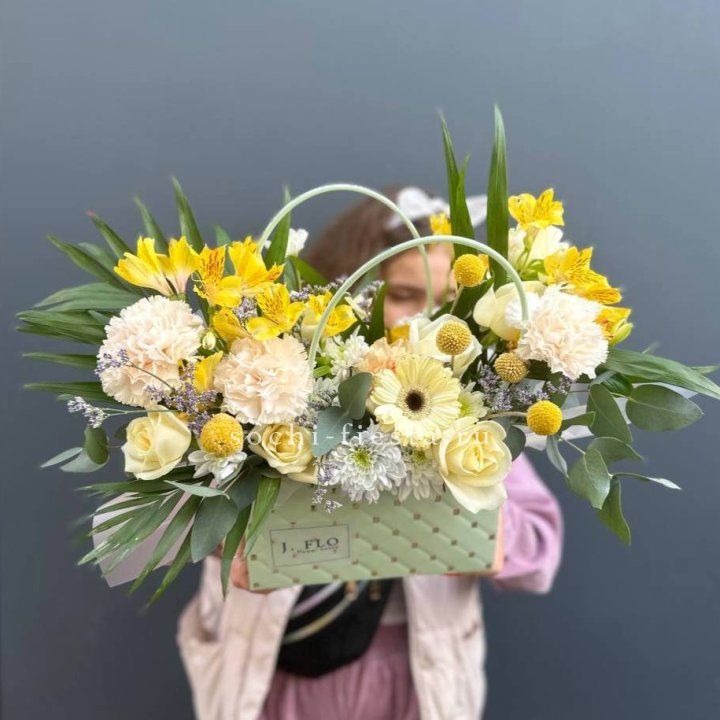 Сумочка с розами "Эпиа" в Пскове