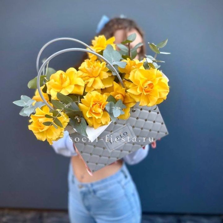 Сумочка с розами "Эдель" в Пскове