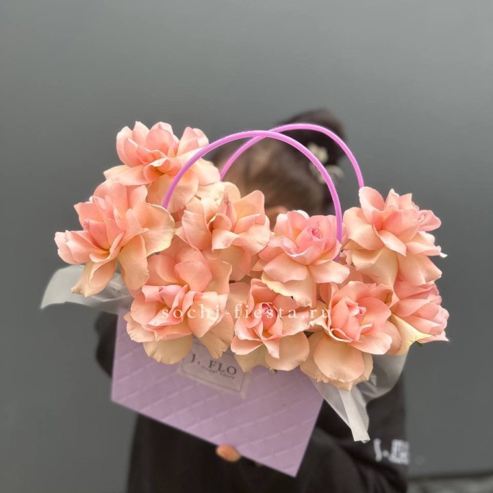 Сумочка с розами "Кети" в Пскове