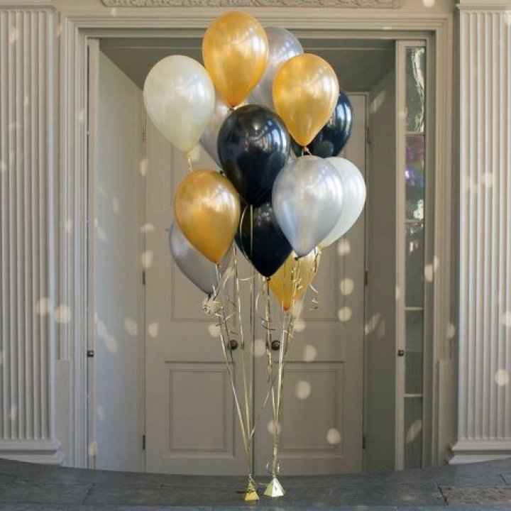 Фонтан шаров "Фаерворк" в Пскове