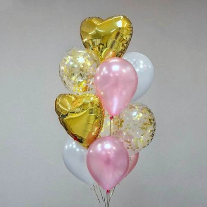 Облако шаров "Рози голд" в Пскове