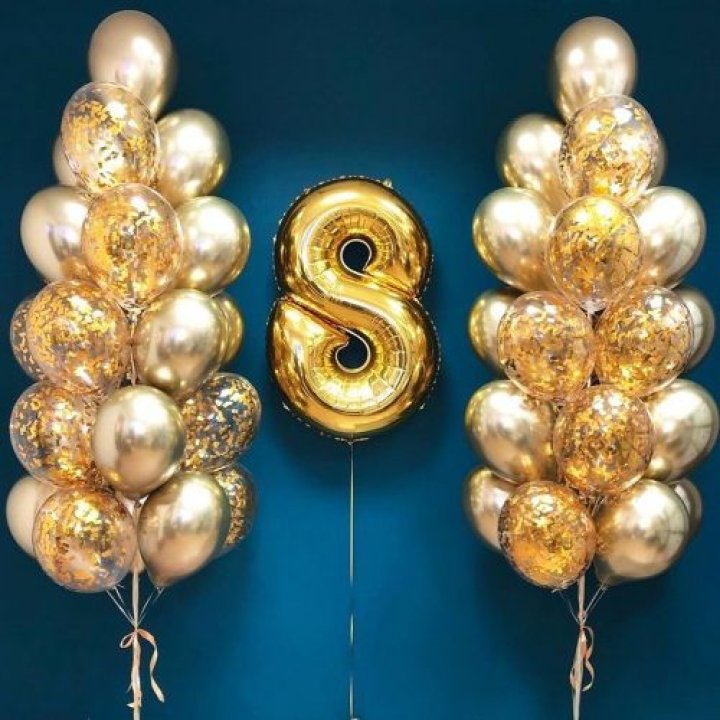 Цифра с фонтанами шаров  в Пскове