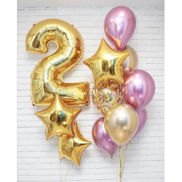 Цифра с фонтанами шаров  в Пскове