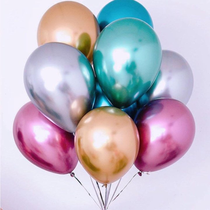 Хромированный шар в Пскове