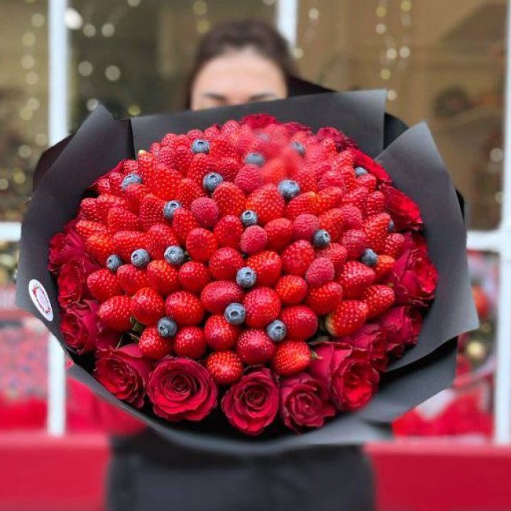 Клубничный бум №2 в Пскове