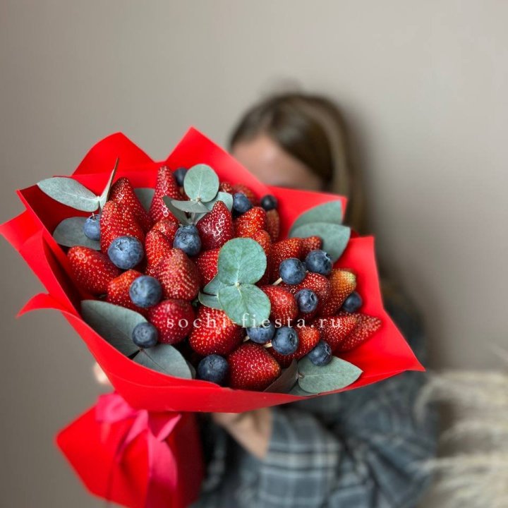 Клубничный бум №1 в Пскове