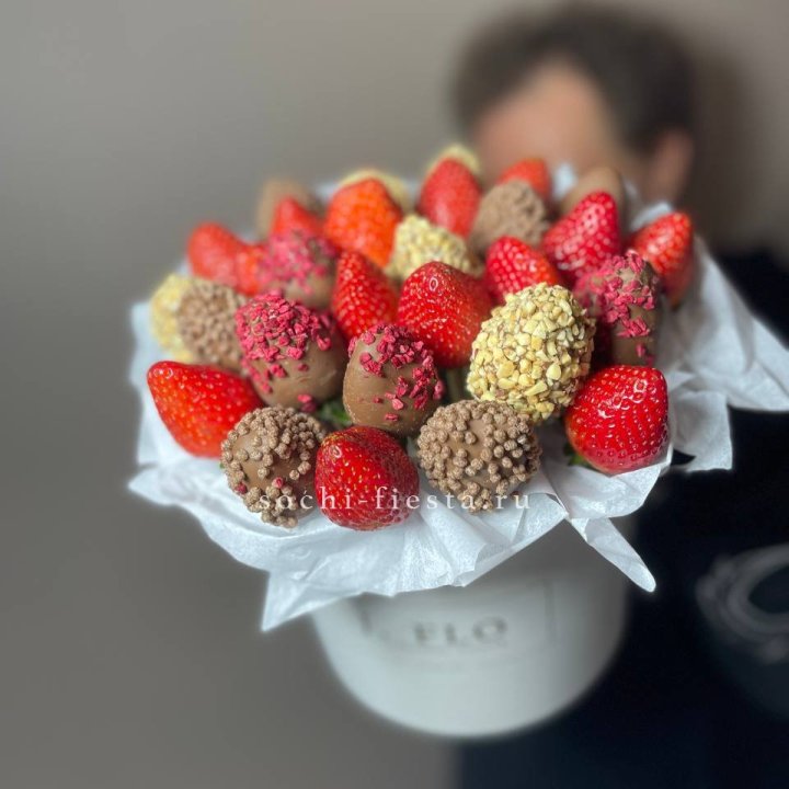 Клубника в боксе 30 ягод в Пскове