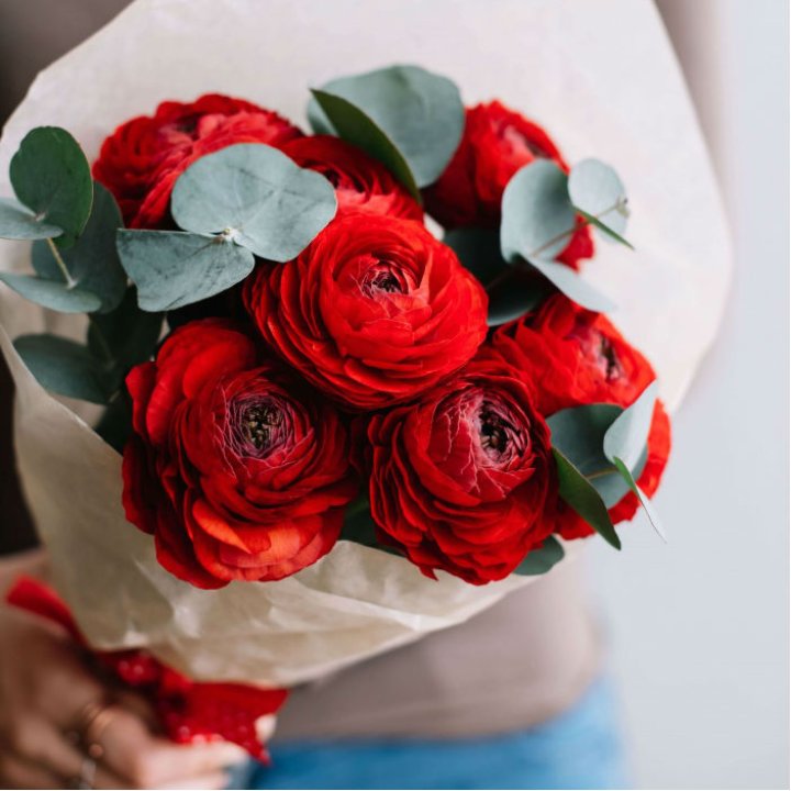 Букет ранункулюсов  в Пскове