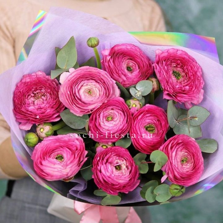 Ранункулюсы с эвкалиптом №2 в Пскове