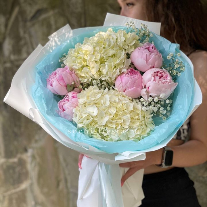 Букет с пионами "Блюсом" в Пскове