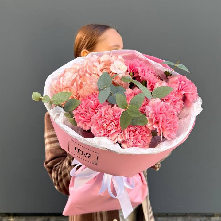 Дуо диантусы и гортензия в Пскове