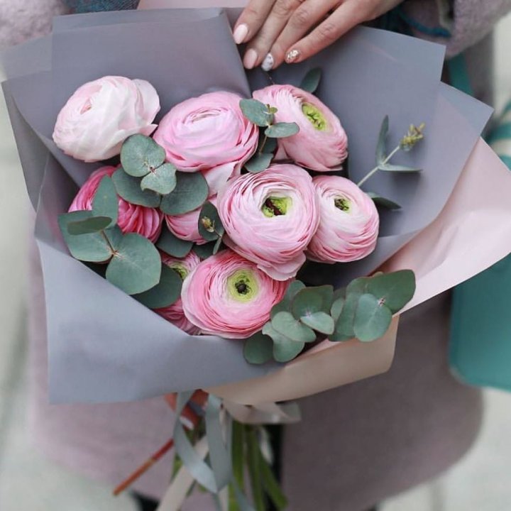 Ранункулюсы с эвкалиптом №1 в Пскове