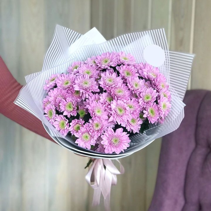 Букет розовых хризантем в Пскове