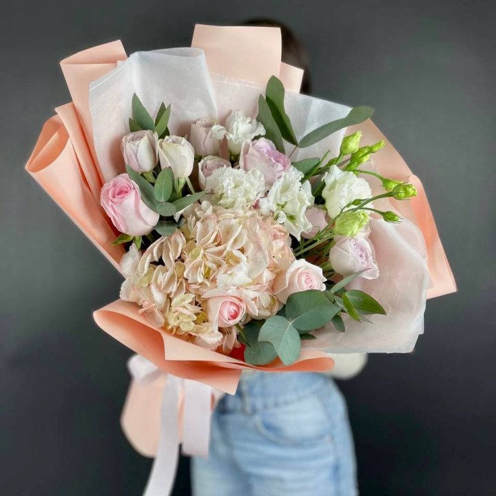 Букет с гортензией "Клодс" в Пскове