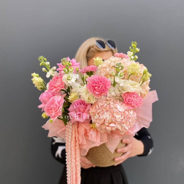 Композиция "Роскошь" в Пскове