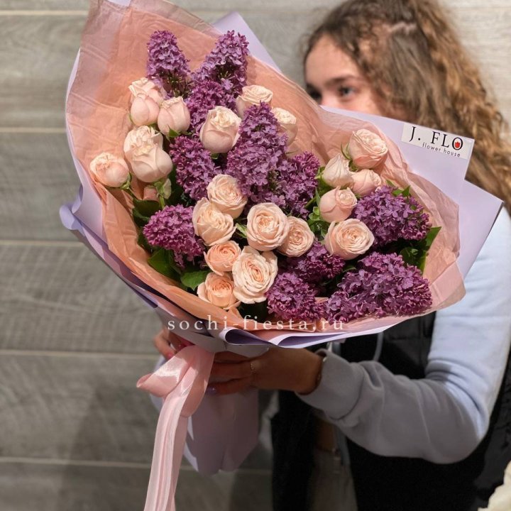Букет "Лиловая весна" в Пскове
