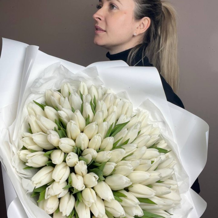 101 белый тюльпан №2 в Пскове