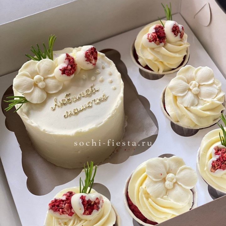 Капкейки и бенто-торт "Мамочке" в Пскове