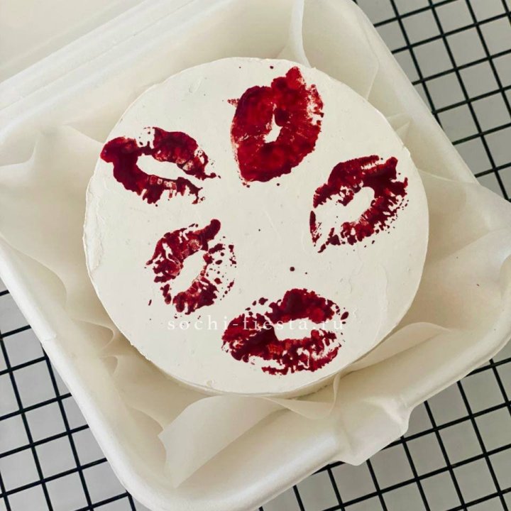 Бенто-торт "Поцелуй" в Пскове