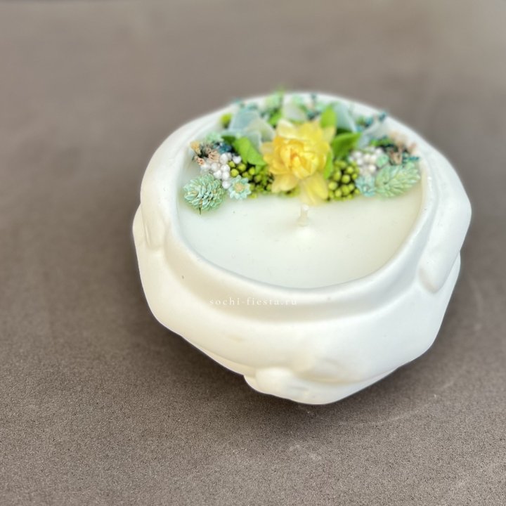 Свеча ароматическая в гипсе Руки в Пскове