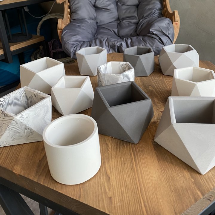 Дизайнерское кашпо в Пскове