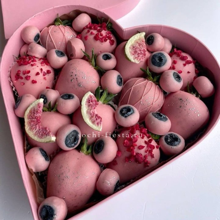 Клубника в шоколаде Сердце в Пскове