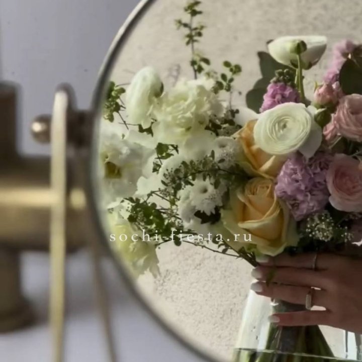 Цветочная подписка "Пакет средний" в Пскове