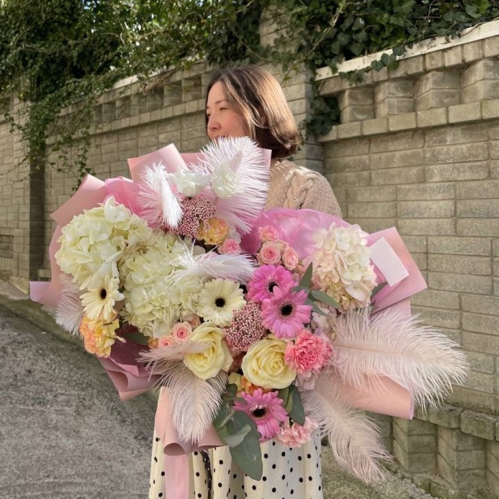 Дизайнерский букет "Валенсия" в Пскове