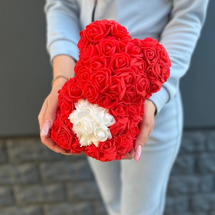 Медведь с белым сердцем в Пскове