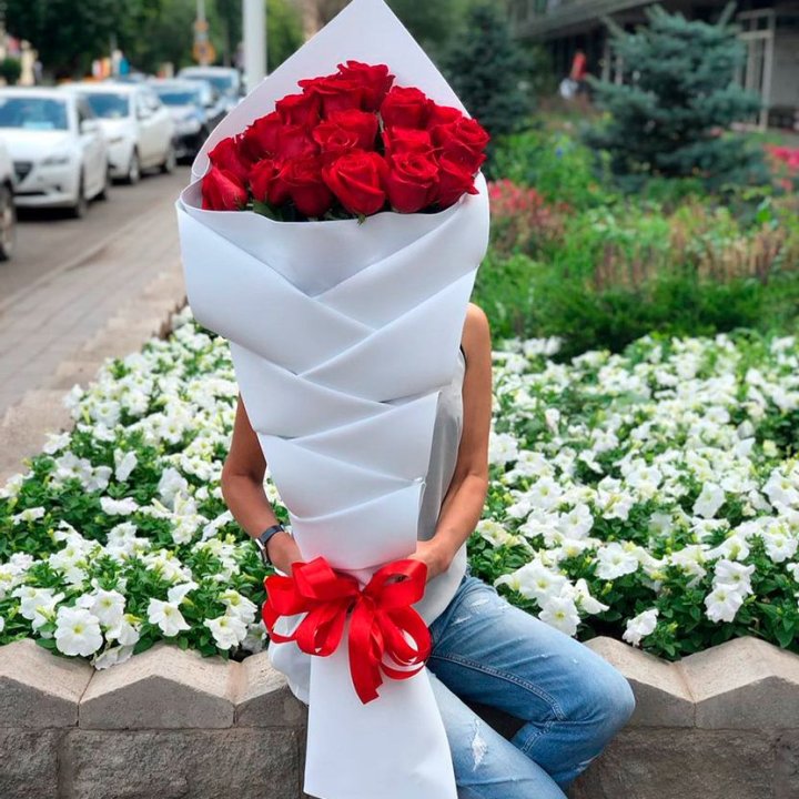 Высокие розы Кантри в Пскове