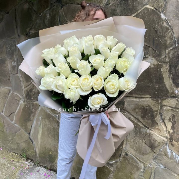 35 голландских роз в Пскове