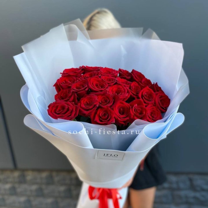 25 высоких роз  в Пскове