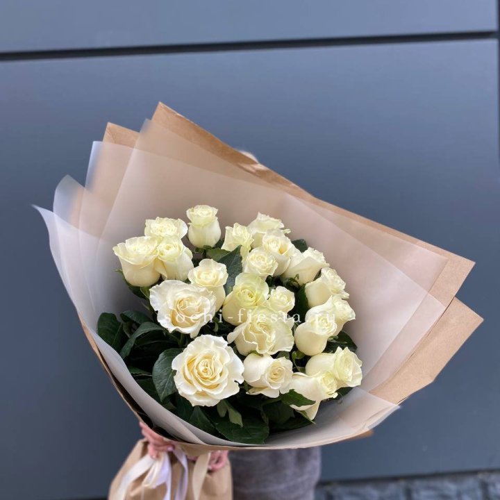  Букет  высоких белых роз   в Пскове