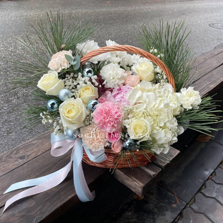 Новогодняя корзина  в Пскове