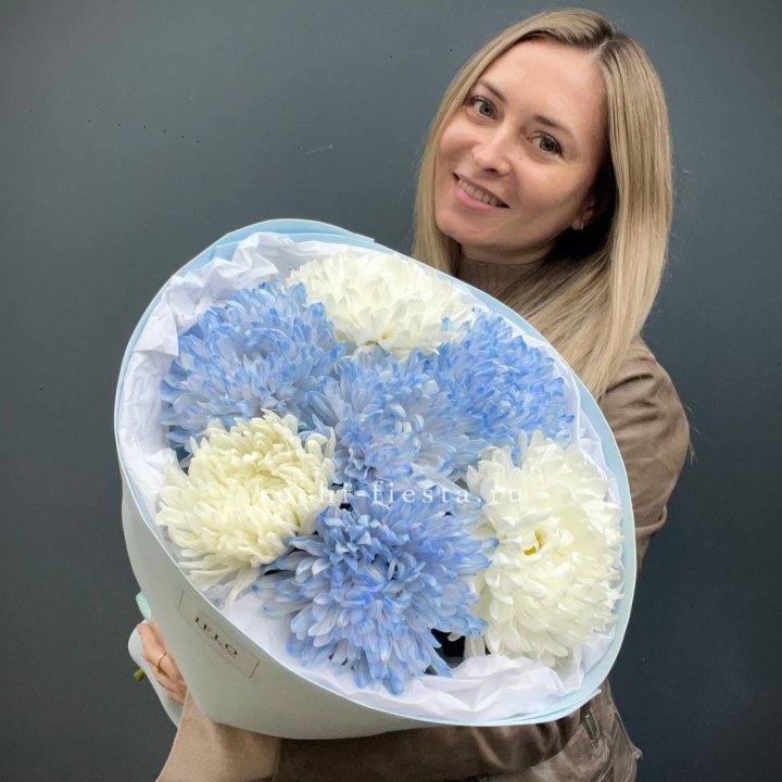 Букет из 7 хризантем  в Пскове