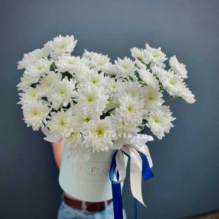 Коробка с хризантемами №3 в Пскове