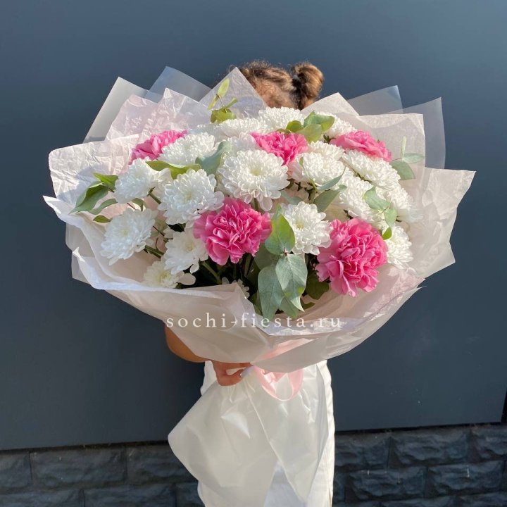  Букет  хризантем и диантусов "Воздушный" в Пскове