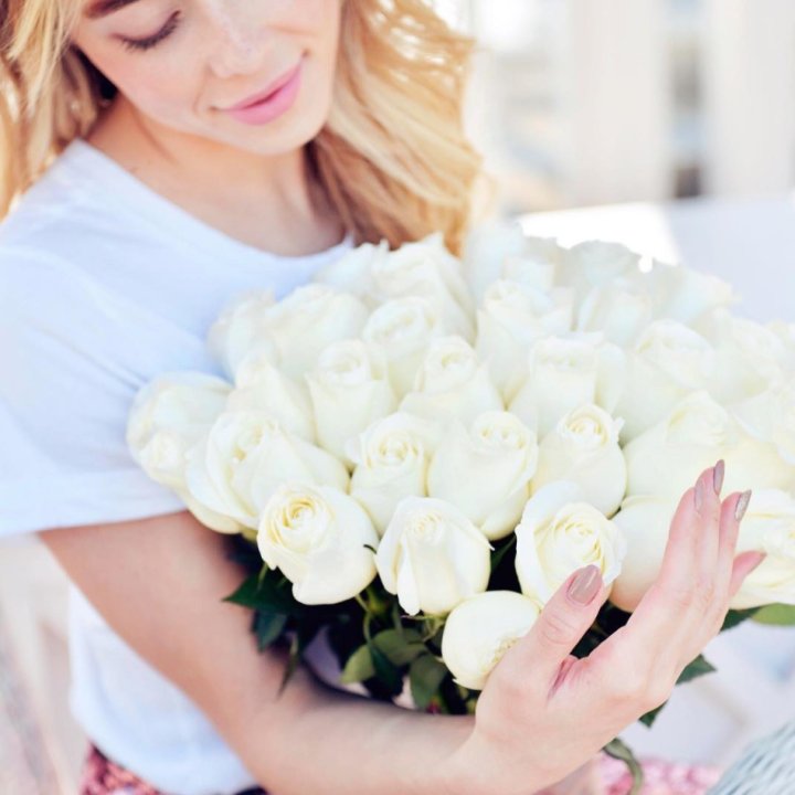 Букет высоких роз "Облака" в Пскове