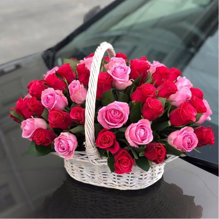 Корзина с розами  в Пскове