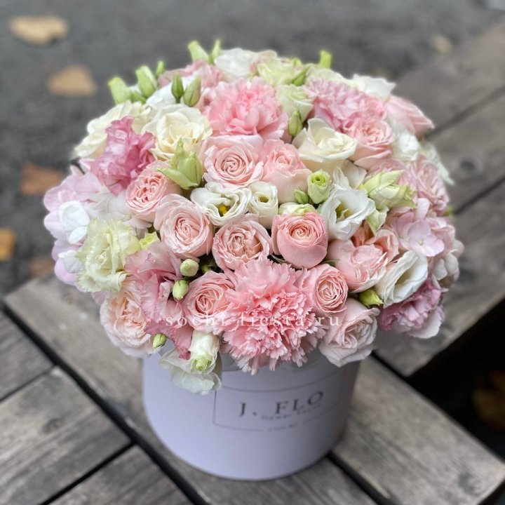 Цветочный бокс "Люксур" в Пскове