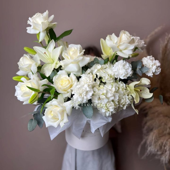 Цветочный бокс "Вайт дримс" в Пскове