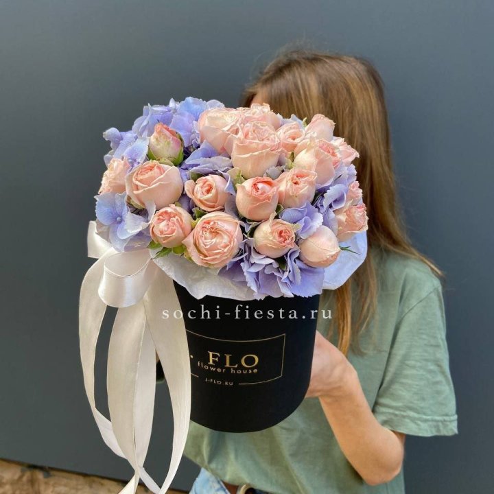 Бокс бомбастик и гортензия в Пскове