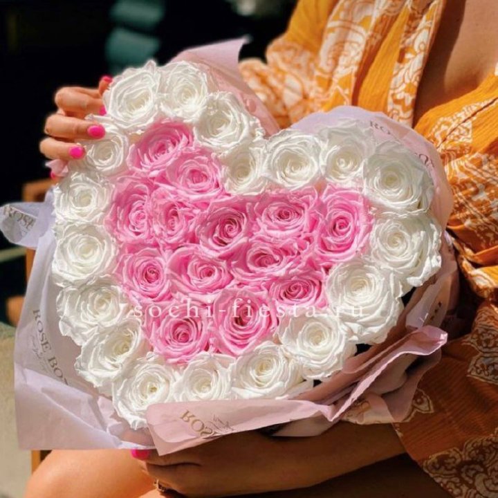 Бокс сердце с розами №2 в Пскове