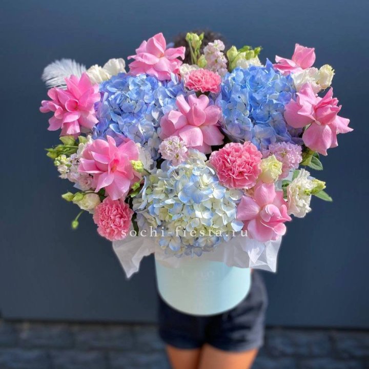 Коробка с цветами "Лемия" в Пскове