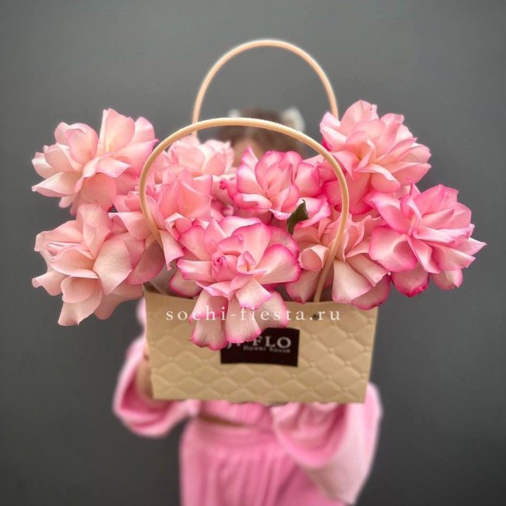 Сумочка розовых роз Венди в Пскове