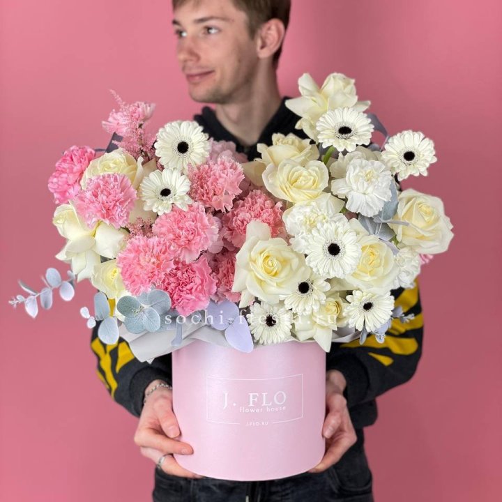 Дизайнерский бокс "Индира" в Пскове