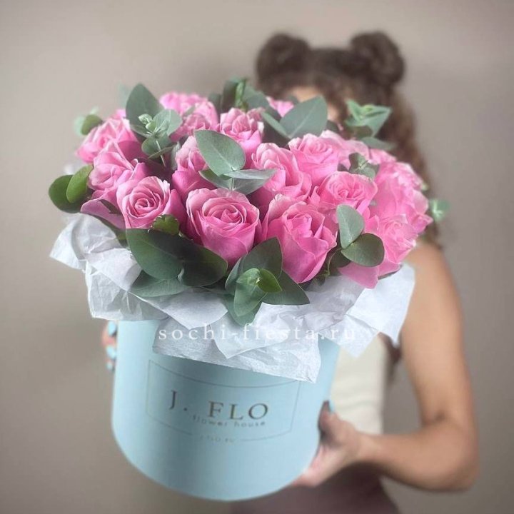 Бокс 27 роз в Пскове