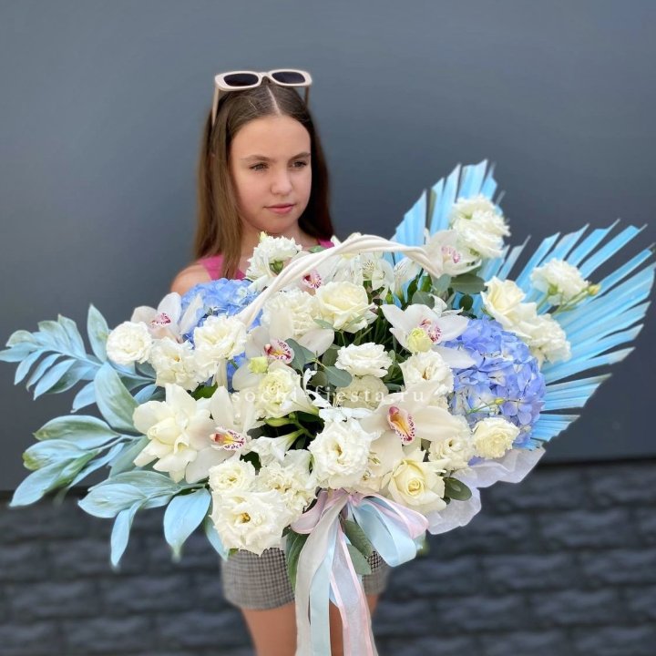 Цветочная корзина "Блю винч" в Пскове