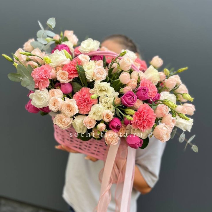 Цветочная корзина "Флоренция" в Пскове