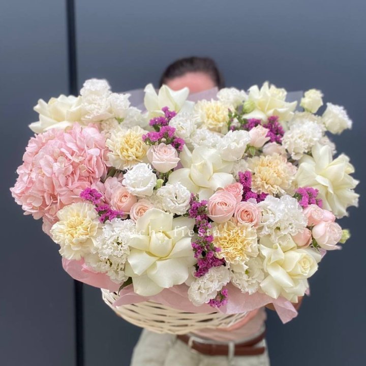 Корзина "Воздушная нежность" в Пскове